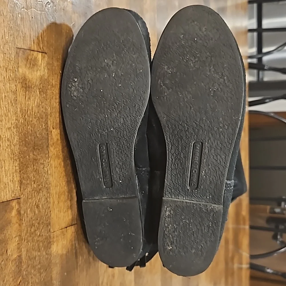 Minnetonka Moccasins - Picture 5 of 6